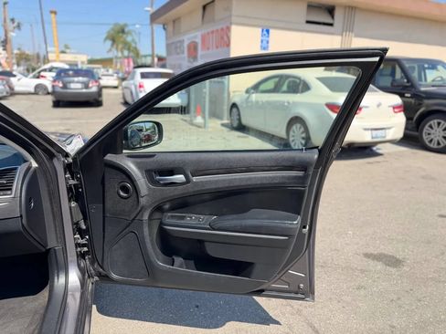 Used 2015 Chrysler 300 Limited RWD image 33