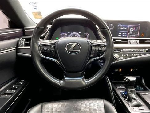 Used 2021 Lexus ES 300h w/ Premium Package image 4