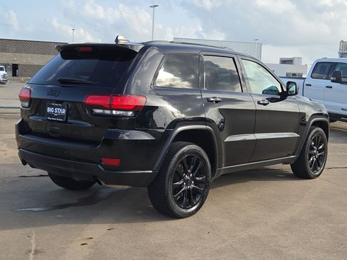 Used 2021 Jeep Grand Cherokee Freedom Edition AWD/4WD image 3