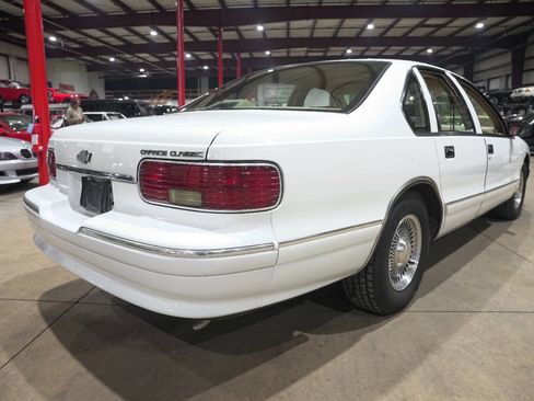 Used 1996 Chevrolet Impala SS RWD image 8