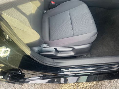 Used 2025 Toyota Prius LE image 25