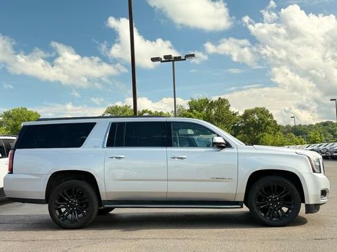 Used 2018 GMC Yukon XL SLT w/ Open Road Package AWD/4WD image 38