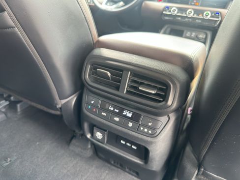 Used 2025 Honda Pilot Elite image 15
