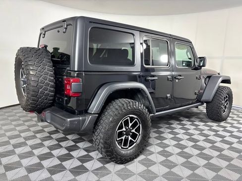 Used 2024 Jeep Wrangler Unlimited Rubicon w/ Technology Group AWD/4WD image 6