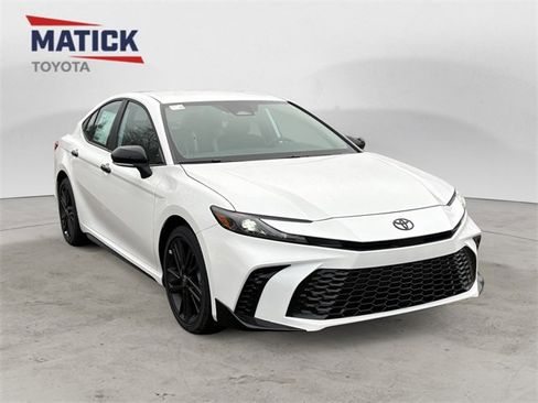 New 2026 Toyota Camry Hybrid image 1