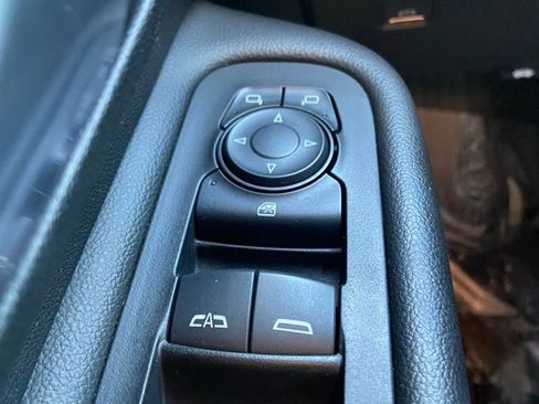 Used 2024 GMC Terrain SLT image 23