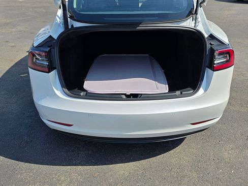 Used 2021 Tesla Model 3 Standard Range image 22