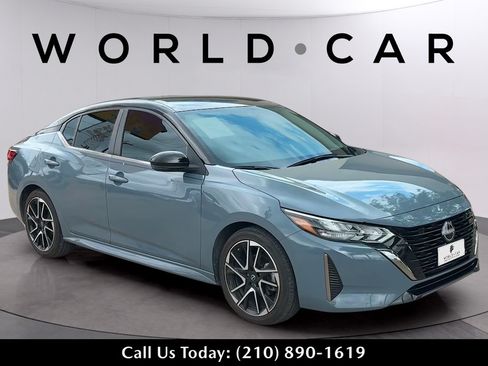 Used 2025 Nissan Sentra SR FWD image 1