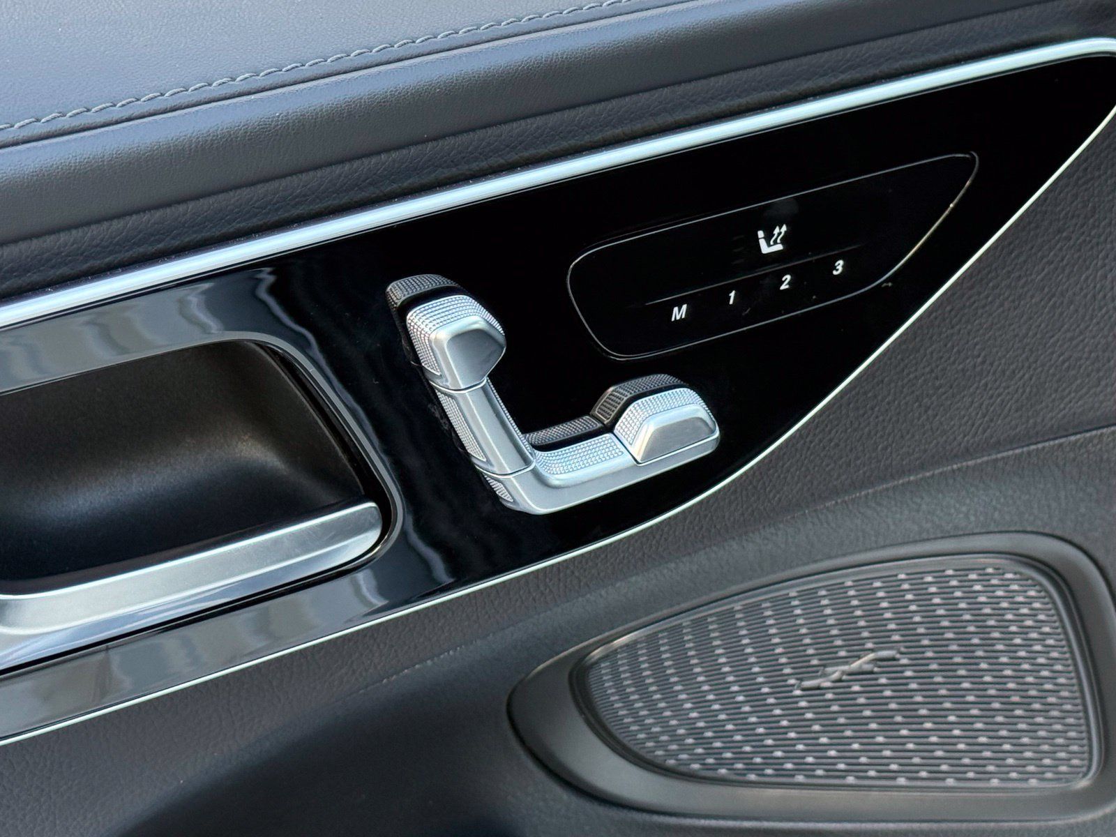 Used 2022 Mercedes-Benz C 300 Sedan image 22