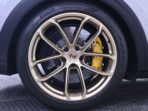 Certified 2025 Porsche Cayenne Turbo GT AWD/4WD image 13