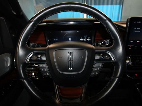 Used 2024 Lincoln Navigator L Reserve AWD/4WD image 12
