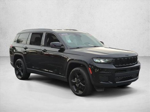 Used 2022 Jeep Grand Cherokee L Laredo AWD/4WD image 3