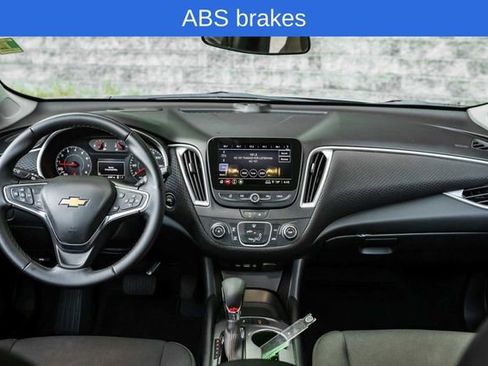 Used 2025 Chevrolet Malibu RS image 29