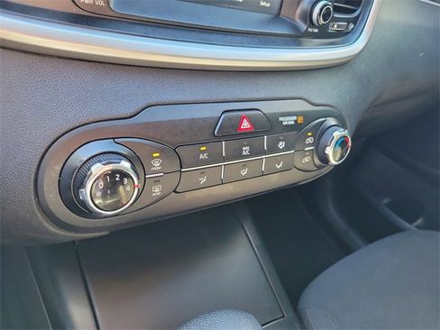 Used 2020 Kia Sorento LX image 21