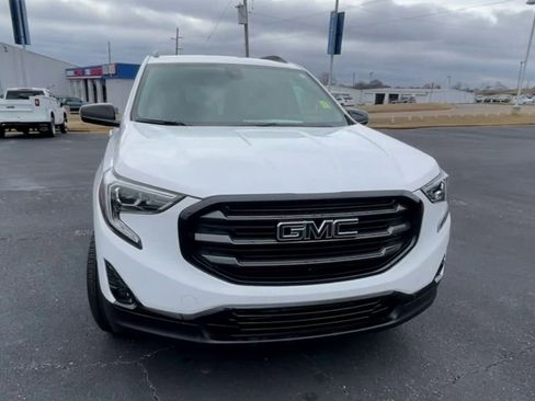 Used 2020 GMC Terrain SLT w/ Preferred Package image 3