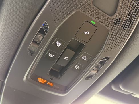 New 2026 Porsche Cayenne AWD/4WD image 36