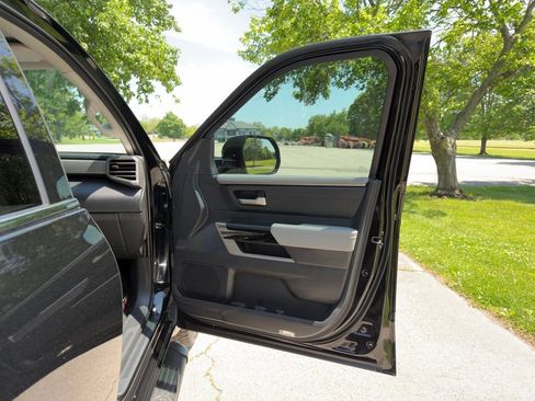 Used 2022 Toyota Tundra Limited RWD image 28