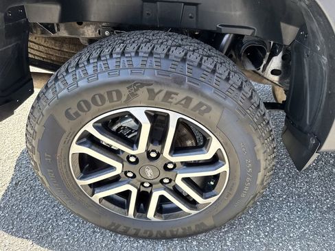 Used 2025 Ford Ranger Lariat w/ Trailer Tow Package image 17