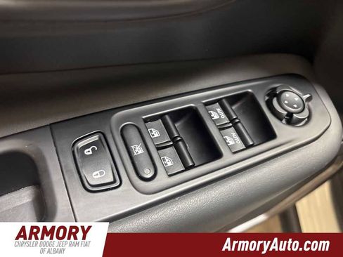 Used 2023 Jeep Renegade Latitude image 8