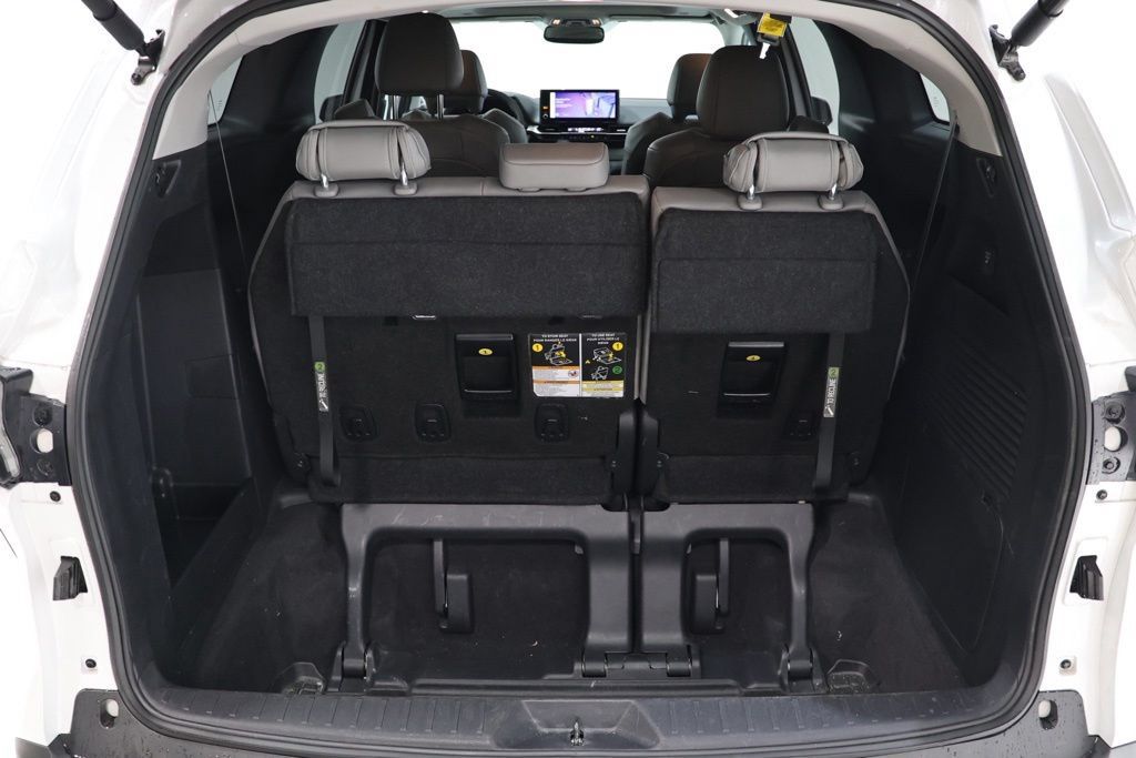 Used 2025 Toyota Sienna XLE w/ XLE Plus Package AWD/4WD image 37