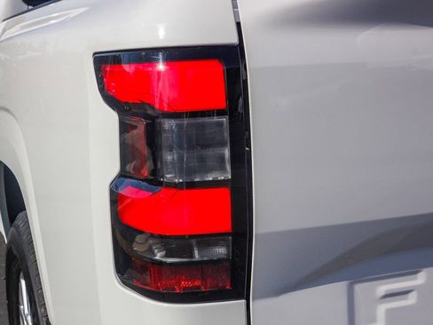 Certified 2022 Nissan Frontier SV w/ Technology Package image 10