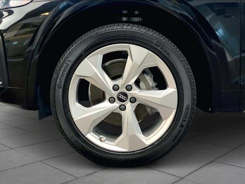 Used 2021 Audi Q5 2.0T Premium Plus w/ Premium Plus Package AWD/4WD image 11