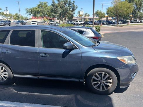 Used 2014 Nissan Pathfinder S FWD image 3