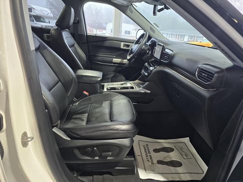 Used 2022 Ford Explorer Limited w/ Equipment Group 301A image 14