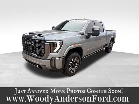 Used 2024 GMC Sierra 3500 Denali Ultimate AWD/4WD image 1