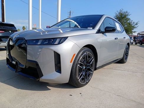 New 2026 BMW iX M70 image 3