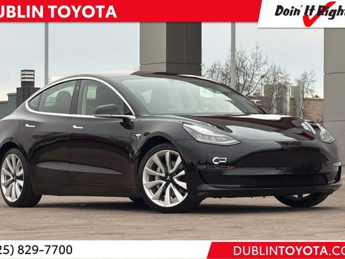 Used 2017 Tesla Model 3 Long Range image 1