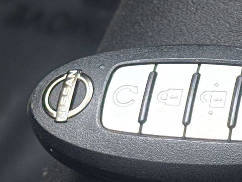 Used 2025 Nissan Altima 2.5 SV FWD image 25
