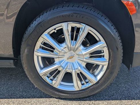 Used 2021 Chevrolet Tahoe High Country w/ Premium Package image 9