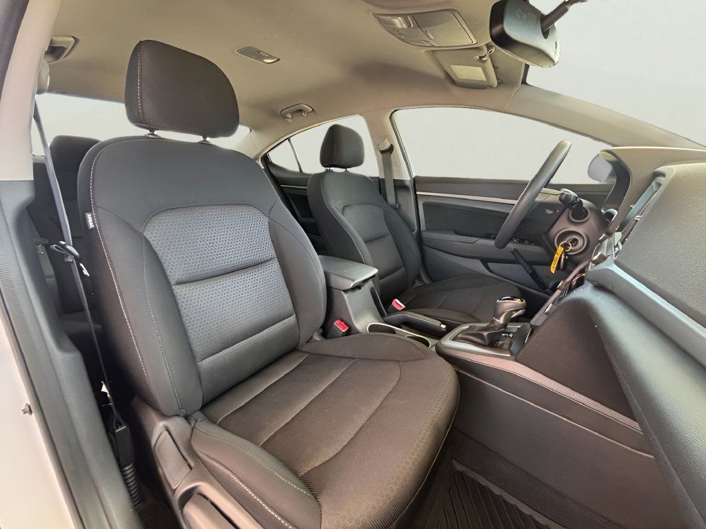 Used 2018 Hyundai Elantra SEL FWD image 30
