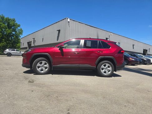Used 2019 Toyota RAV4 XLE w/ Convenience Package AWD/4WD image 13