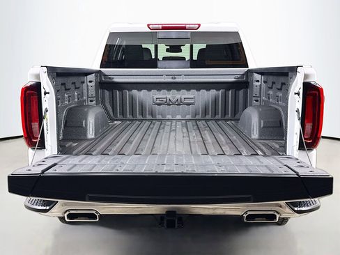 Certified 2026 GMC Sierra 1500 SLT image 25