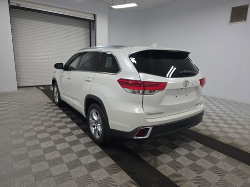 Used 2017 Toyota Highlander Limited image 7