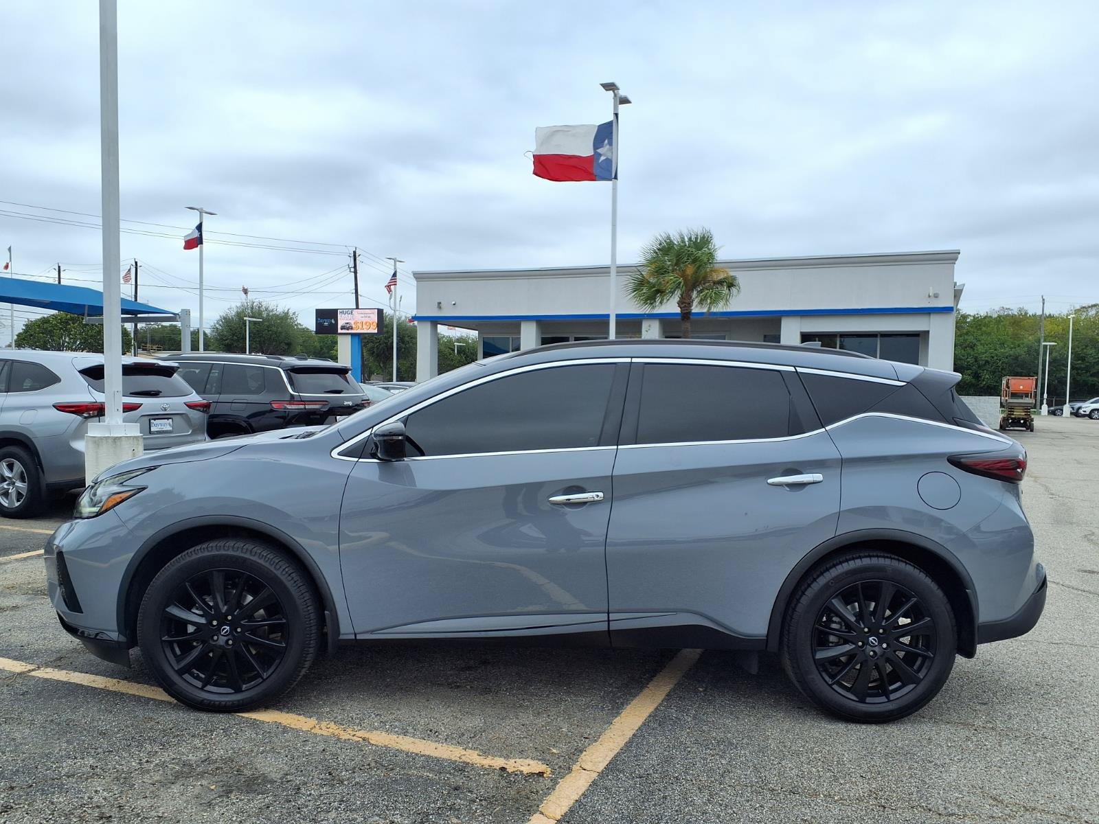 Used 2023 Nissan Murano SV w/ SV Midnight Edition Package FWD image 24