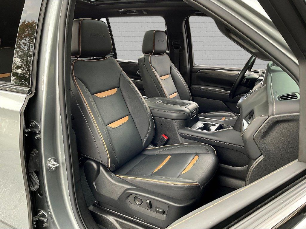 Used 2023 GMC Yukon XL AT4 w/ AT4 Premium Plus Package AWD/4WD image 21