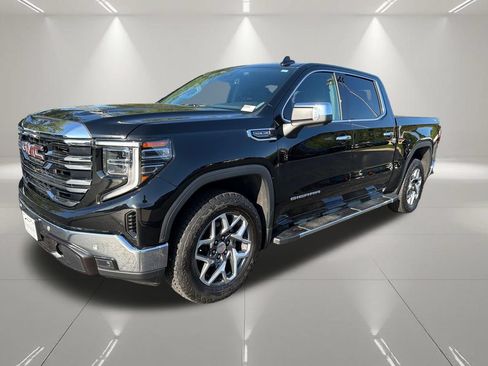 Used 2024 GMC Sierra 1500 SLT w/ SLT Premium Plus Package AWD/4WD image 4