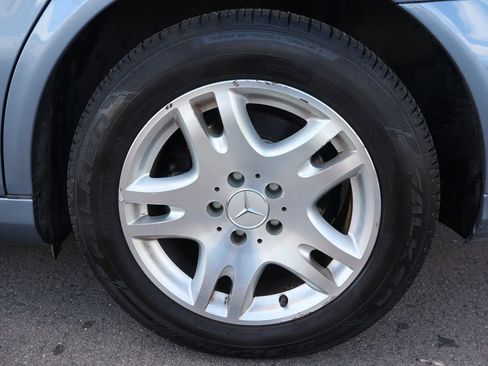 Used 2005 Mercedes-Benz E 320 4MATIC Sedan image 41