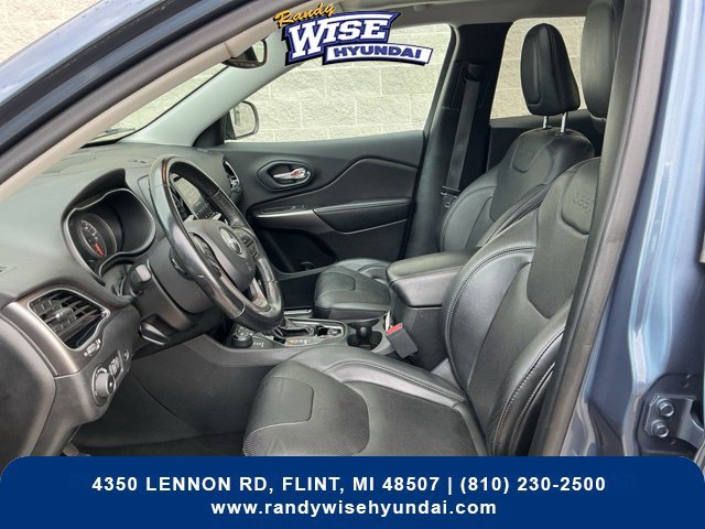Used 2019 Jeep Cherokee Limited AWD/4WD image 12