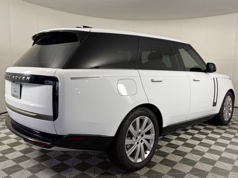 New 2025 Land Rover Range Rover SE image 9