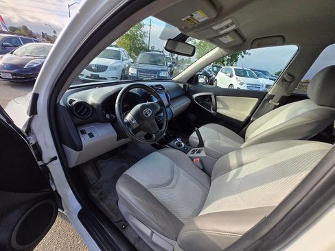 Used 2012 Toyota RAV4 EV image 20