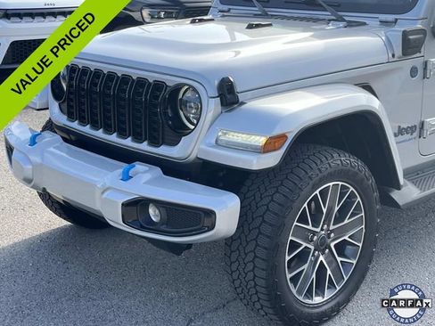 Used 2024 Jeep Wrangler High Altitude AWD/4WD image 9