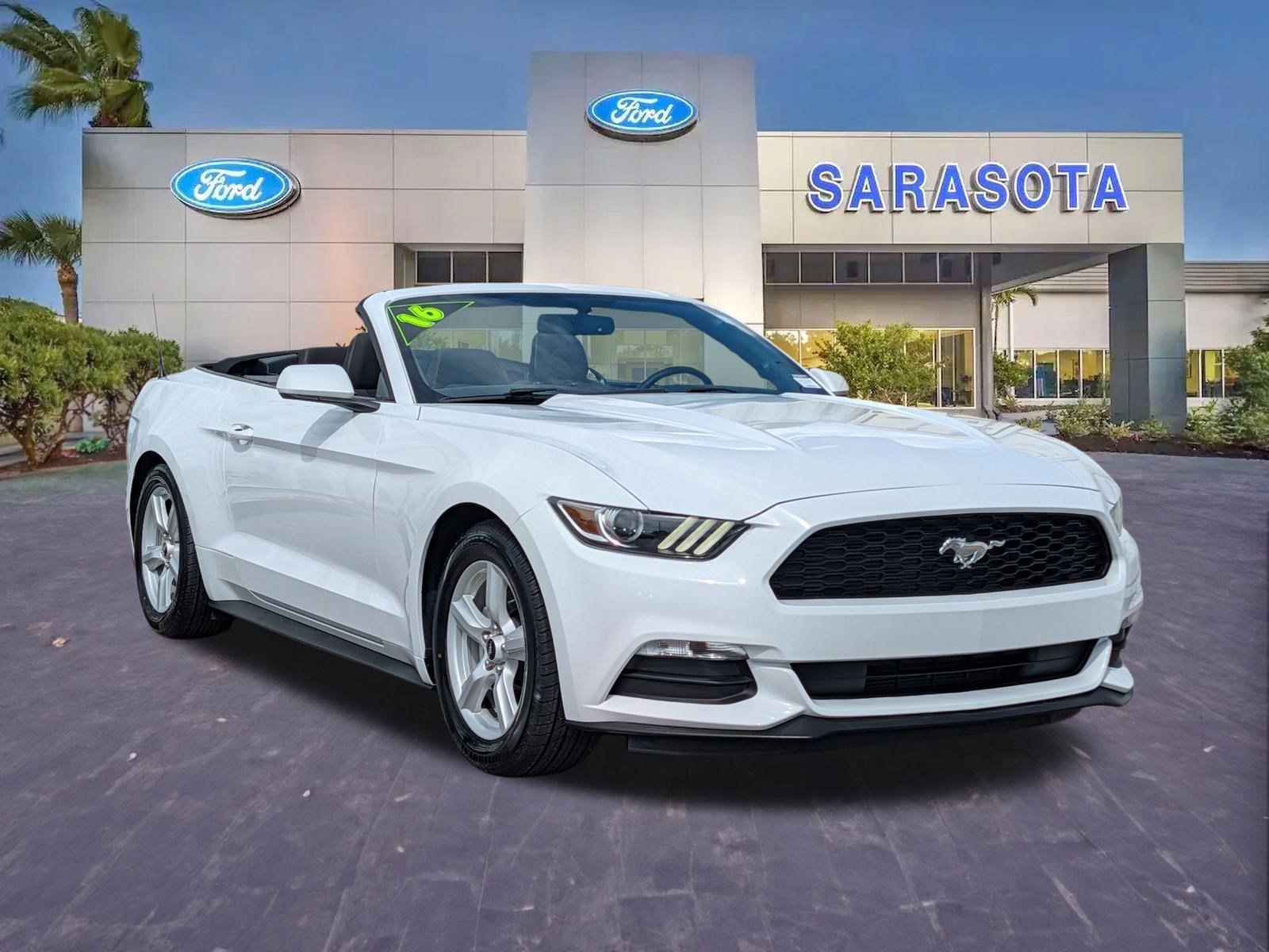 Used 2016 Ford Mustang Convertible RWD image 1