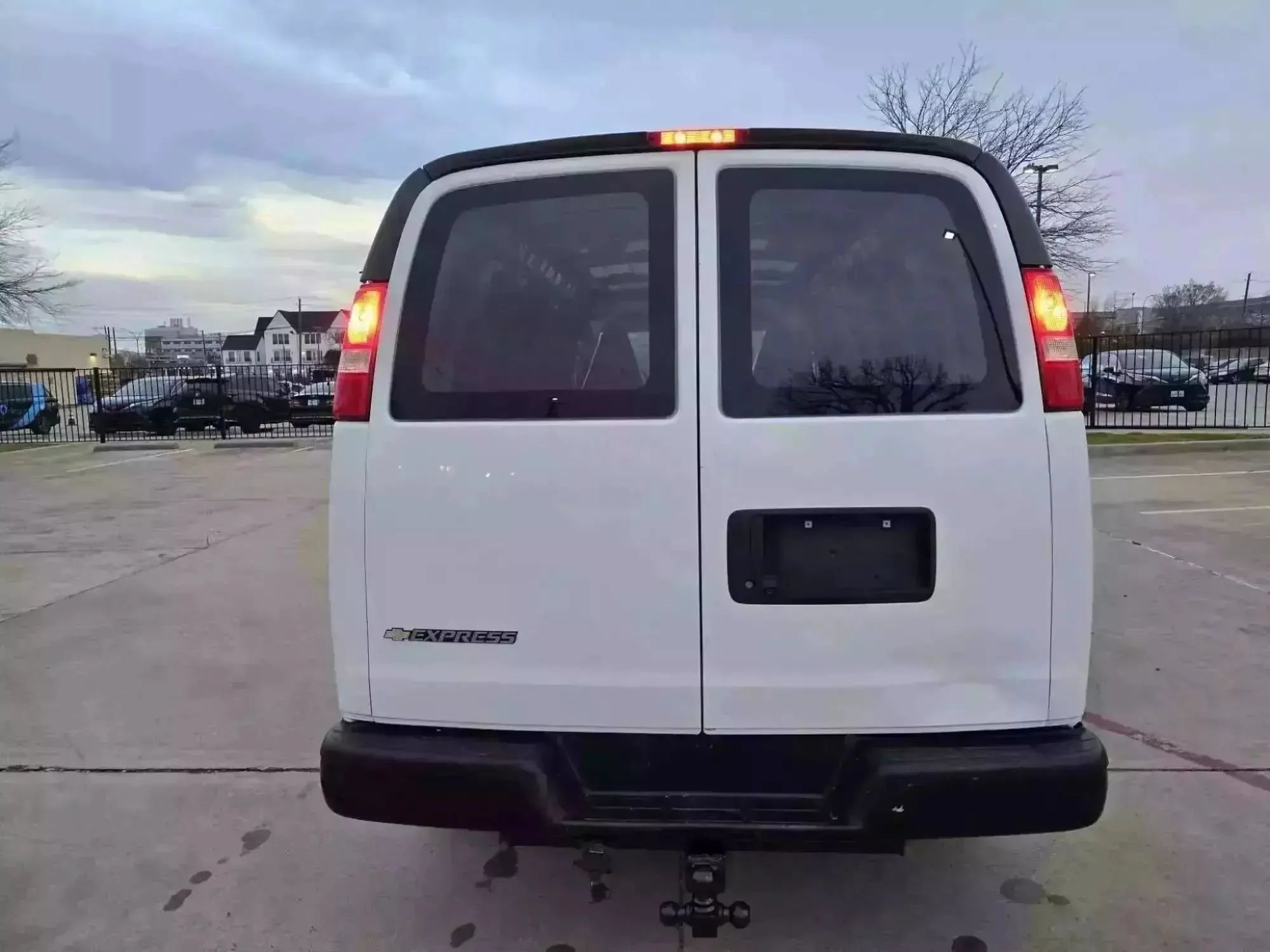 Used 2019 Chevrolet Express 2500 Extended w/ Driver Convenience Package RWD image 8