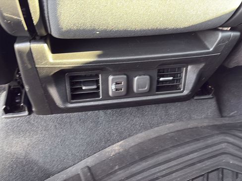 Used 2021 Chevrolet Silverado 1500 LT image 18