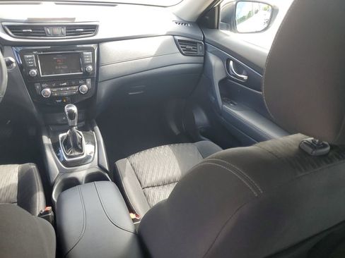 Used 2020 Nissan Rogue SV FWD image 20