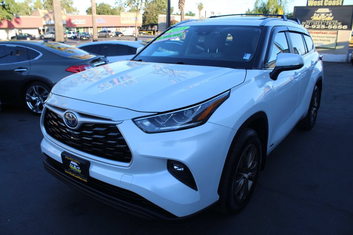 Used 2023 Toyota Highlander Bronze Edition AWD/4WD image 4